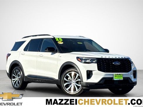 Used 2025 Ford Explorer ST-Line image 1
