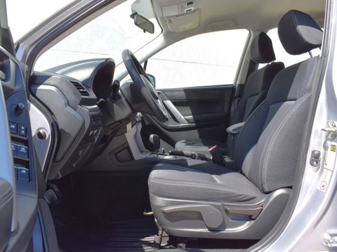 Used 2018 Subaru Forester 2.5i w/ Alloy Wheel Package AWD/4WD image 10
