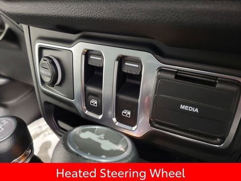 Used 2025 Jeep Wrangler Sport image 22