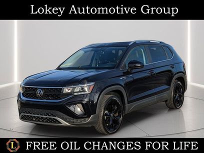 Certified 2023 Volkswagen Taos SE w/ Panoramic Sunroof Package