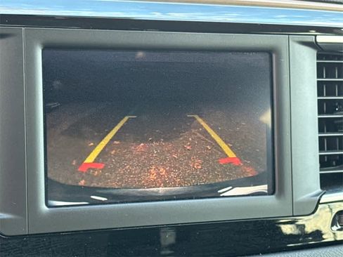 Used 2023 Chrysler Voyager LX image 28