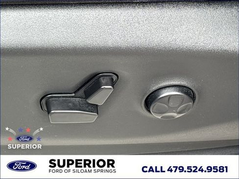 Used 2024 Chrysler Pacifica Touring-L FWD image 23