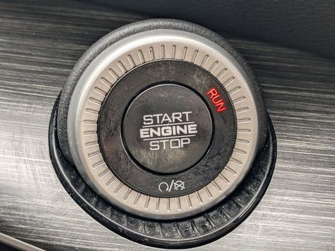 Certified 2024 Jeep Wagoneer Series II image 30