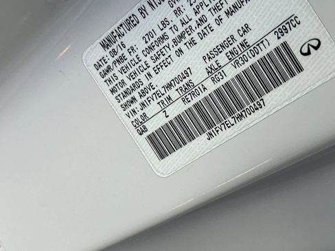 Used 2017 INFINITI Q60 Red Sport 400 image 28