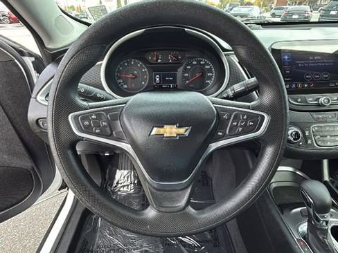 Used 2022 Chevrolet Malibu LT image 18