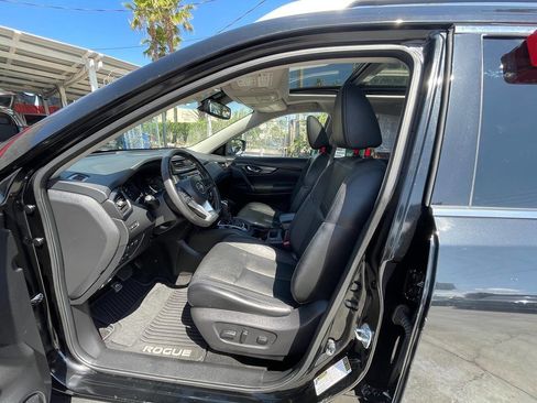 Used 2017 Nissan Rogue SL w/ SL Premium Package AWD/4WD image 8