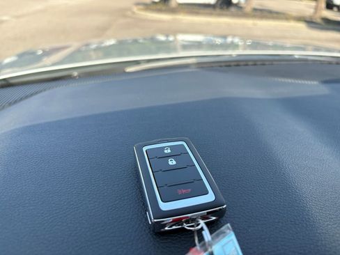 New 2025 Jeep Grand Cherokee Laredo image 29