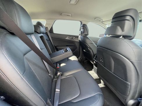 Used 2023 Kia Sportage EX AWD/4WD image 18