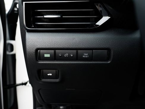 New 2025 Nissan Sentra SV w/ All-Weather Package image 18