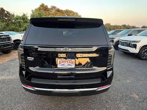 New 2026 Chevrolet Suburban LT w/ Comfort Package RWD image 9
