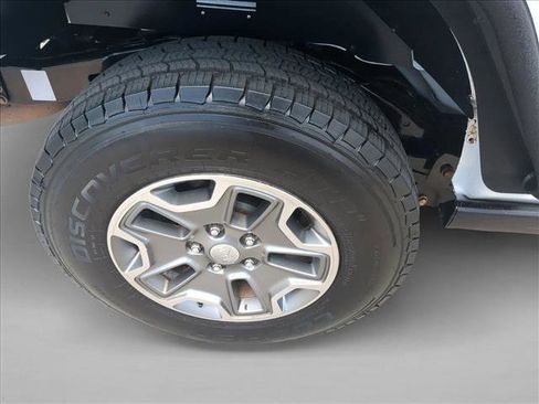 Used 2014 Jeep Wrangler Rubicon w/ Power Convenience Group AWD/4WD image 18