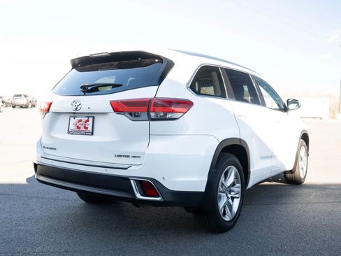 Used 2017 Toyota Highlander Limited image 6