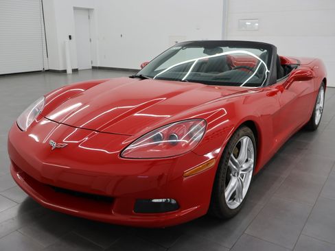 Used 2006 Chevrolet Corvette Convertible w/ Preferred Equipment Group RWD image 40