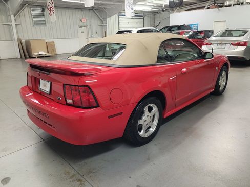 Used 2004 Ford Mustang Deluxe Convertible 2D image 20