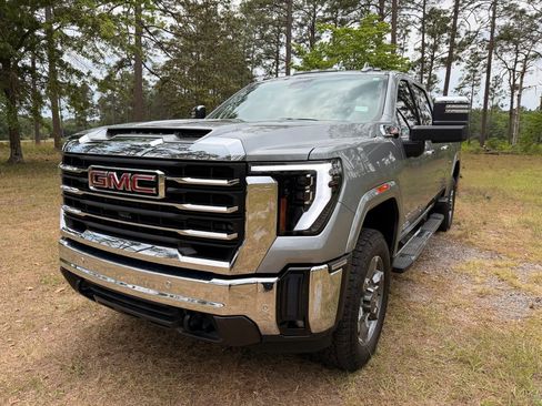 Used 2025 GMC Sierra 3500 SLT w/ SLT Premium Package AWD/4WD image 1
