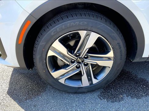 Used 2023 Kia Sorento EX AWD/4WD image 10