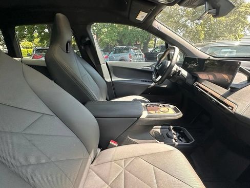 Used 2024 BMW iX xDrive50 w/ Premium Package AWD/4WD image 5