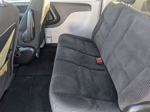 Used 2020 Dodge Grand Caravan SE image 30