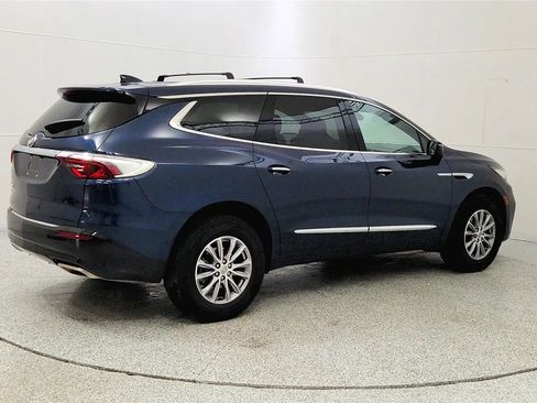 Used 2023 Buick Enclave Essence image 7