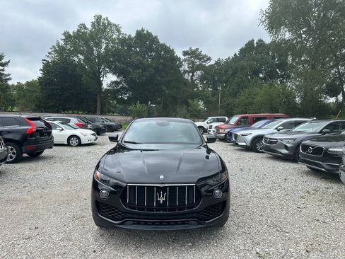 Used 2018 Maserati Levante AWD/4WD image 2