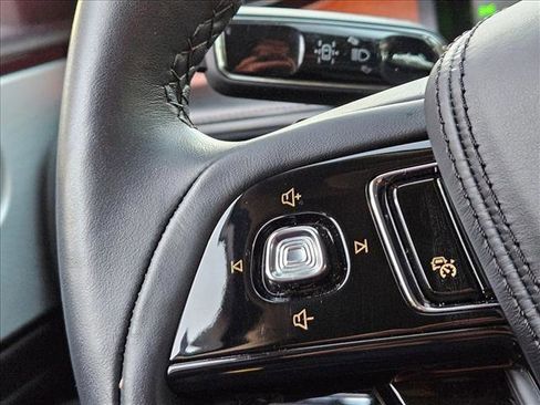 Used 2023 Lincoln Aviator Reserve w/ Equipment Group 201A image 14