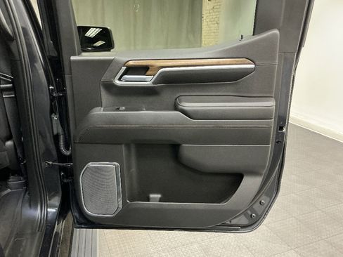 Used 2022 Chevrolet Silverado 1500 High Country AWD/4WD image 37