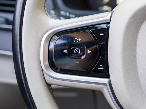 Used 2020 Volvo XC90 T5 Momentum AWD/4WD image 23