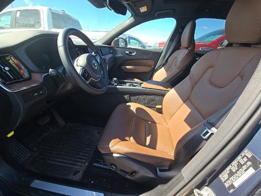 Used 2024 Volvo XC60 T8 Plus AWD/4WD image 3