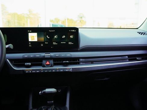 Used 2025 Kia K4 LX image 14