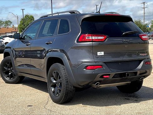 Used 2015 Jeep Cherokee Trailhawk w/ Comfort/Convenience Group AWD/4WD image 10