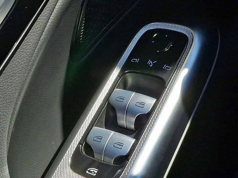 Used 2025 Mercedes-Benz E 350 4MATIC Sedan image 23