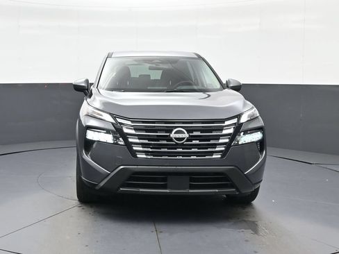 Certified 2026 Nissan Rogue SV FWD image 3