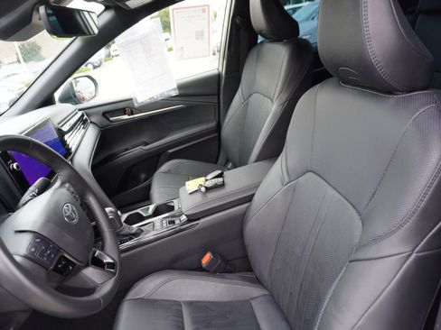 Used 2025 Toyota Camry XSE FWD image 21
