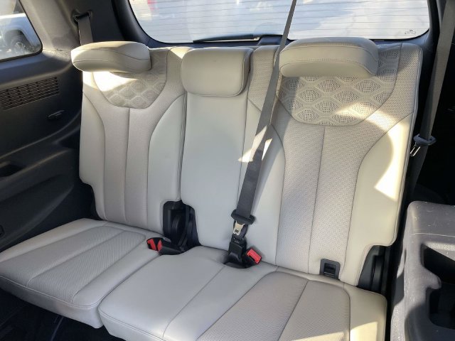 Used 2021 Hyundai Palisade Limited FWD image 14