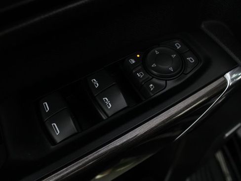 Used 2020 Chevrolet Silverado 2500 LTZ w/ LTZ Premium Package image 18