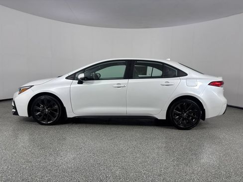 Used 2023 Toyota Corolla SE FWD image 2