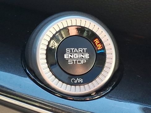 Certified 2024 Jeep Wagoneer 4WD w/ Premium Group I image 23