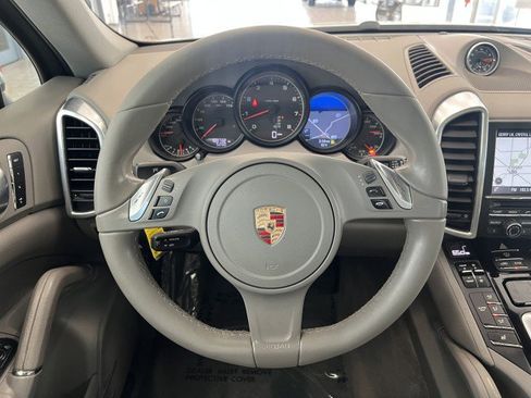 Used 2014 Porsche Cayenne Platinum Edition AWD/4WD image 24