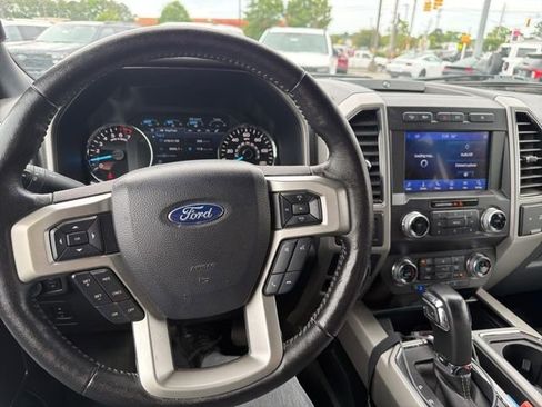 Used 2019 Ford F150 Lariat w/ Equipment Group 502A Luxury AWD/4WD image 11