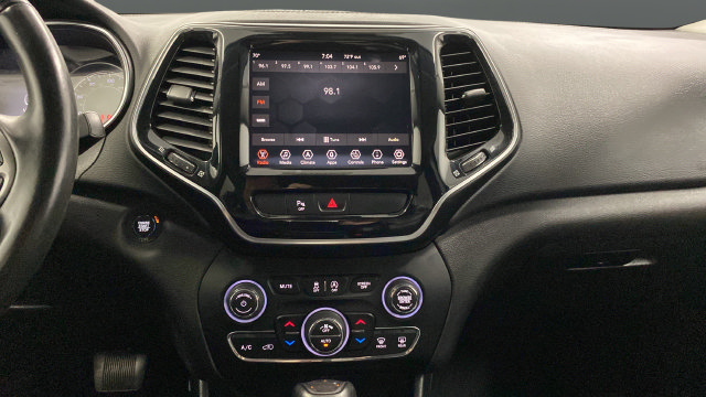 Used 2019 Jeep Cherokee Limited FWD image 13