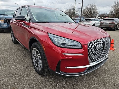 Used 2023 Lincoln Corsair AWD w/ Equipment Group 101A image 7