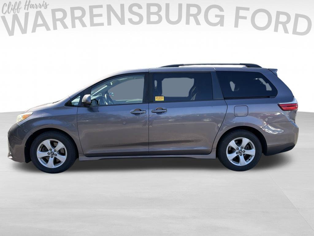 Used 2019 Toyota Sienna LE FWD image 4