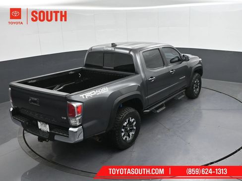Used 2020 Toyota Tacoma TRD Off-Road AWD/4WD image 55
