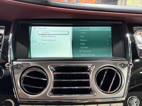 Used 2017 Rolls-Royce Dawn image 24