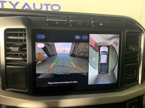 Used 2024 Ford F250 XLT w/ Black Appearance Package image 25