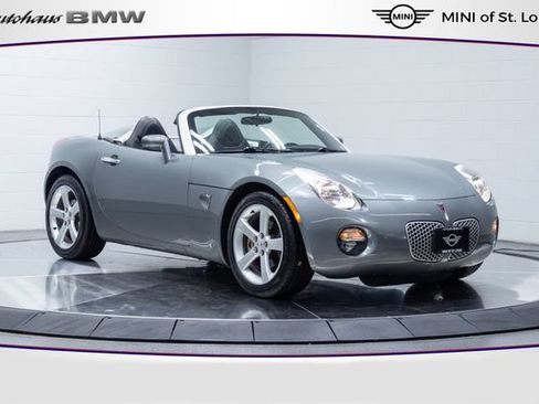 Used 2006 Pontiac Solstice Convertible w/ Premium Package RWD image 1