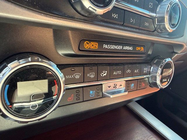 Used 2022 Ford F350 King Ranch w/ King Ranch Ultimate Package AWD/4WD image 6