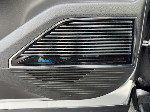 Used 2024 Jeep Wagoneer Launch Edition image 14