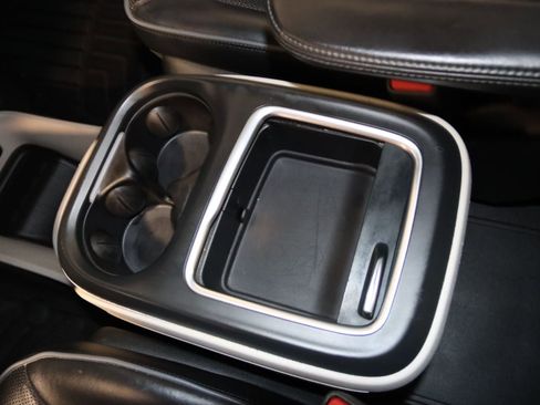 Used 2018 Chrysler Pacifica Limited FWD image 44