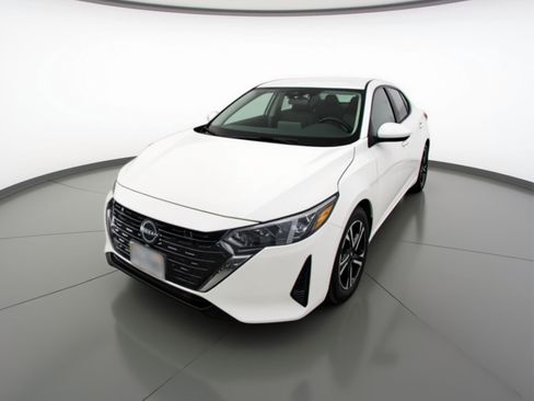 Used 2024 Nissan Sentra SV image 3